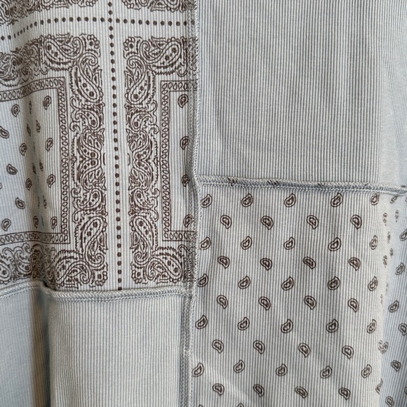 Torrid Cotton Crewneck Bandana Lettuce Edge Crop Tee NWT - Picture 5 of 8